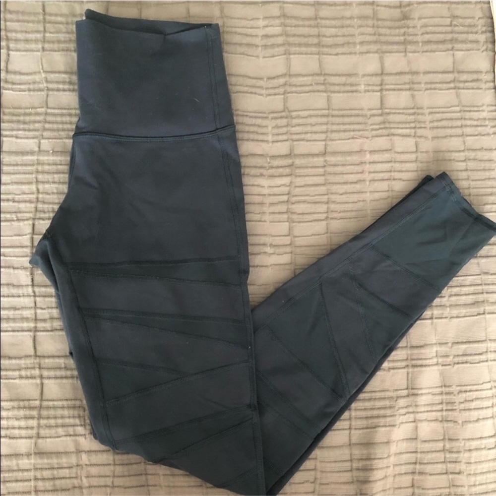 EUC Rare Lululemon High Times Tech Mesh Legging 8 - Picture 4 of 4